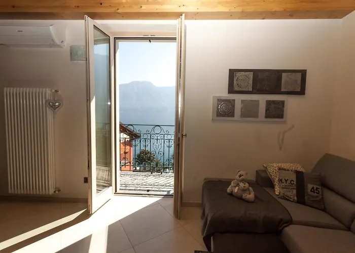 Casa Luisella - By Lovecomo سالا كوماسينا